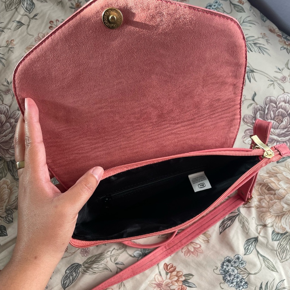 Leather Pink Floral Embossed Crossbody Bag - Picture 4 of 4